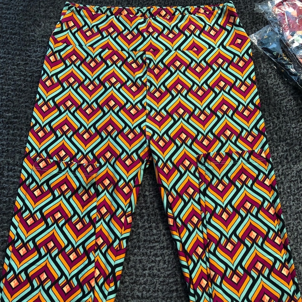 🔹4 for $30 Lularoe OS Leggings